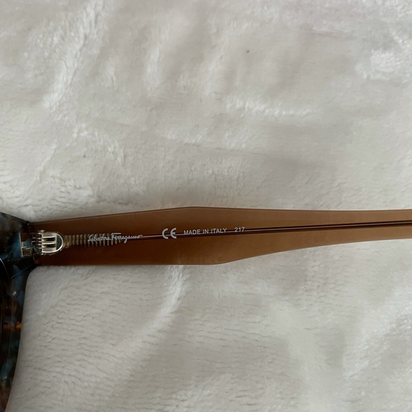 Salvatore Ferragamo Modified Cat Eye Sunglasses - Picture 5 of 9